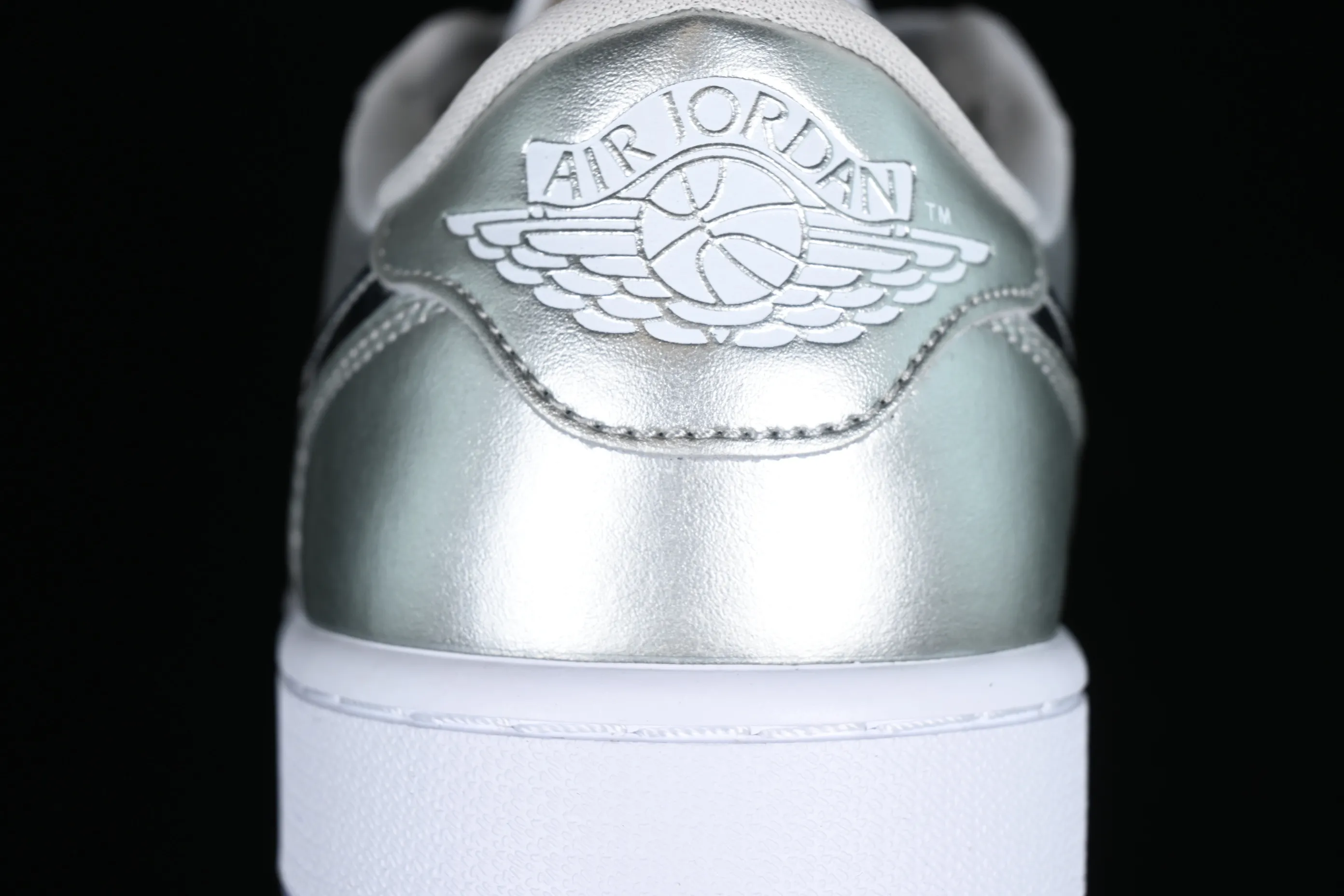 All categories Air Jordan Jordan series basketball shoes Air Jordan 1 Low Air Jordan 1 Low Golf "Gift Giving" AJ1 Joe 1 Golf Silver Low-top cultural and casual sneakers FD6848-001